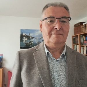 <b>Monsieur Bernard Esnault</b>